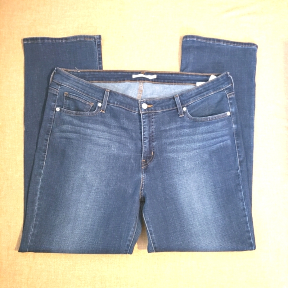 20W Levi's 414 Classic Straight Leg Jean in Medium Blue Stretch Denim